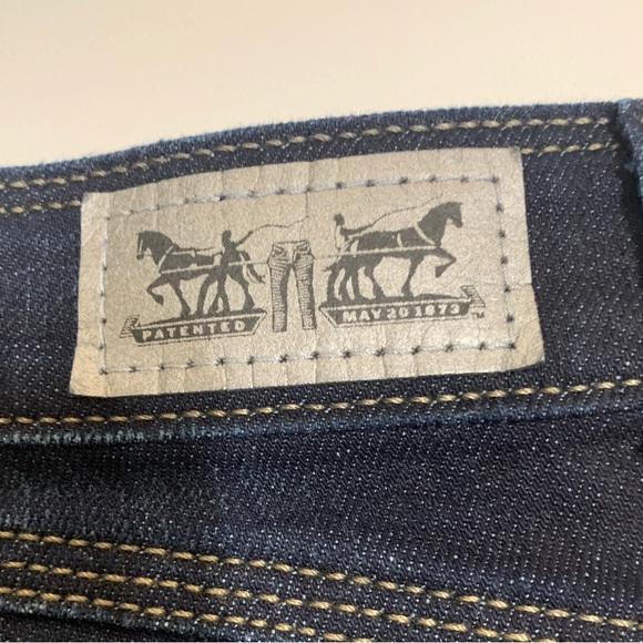 Levi’s Jeans, Flatters & Flaunts, Size 12 - Picture 6 of 8